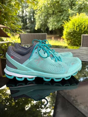 On Cloud surfer maat 38 beschikbaar voor biedingen