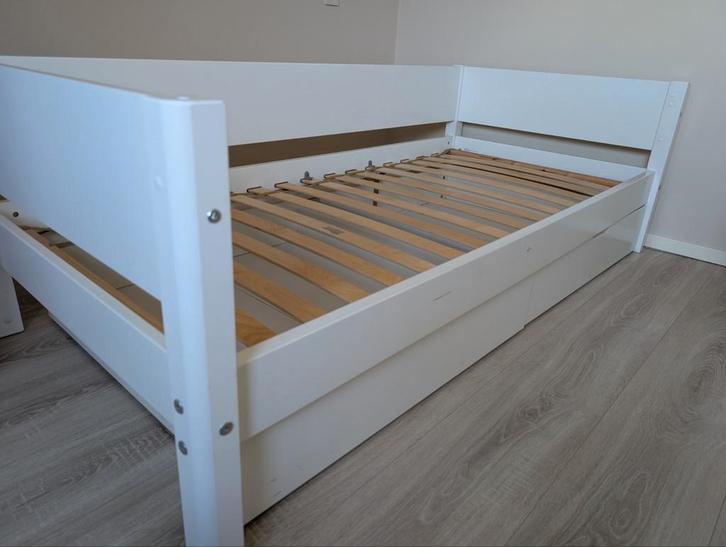 FLEXA eenpersoonsbed met lades (90x200), Huis en Inrichting, Slaapkamer | Bedden, Gebruikt, Eenpersoons, 100 cm, 210 cm, Hout