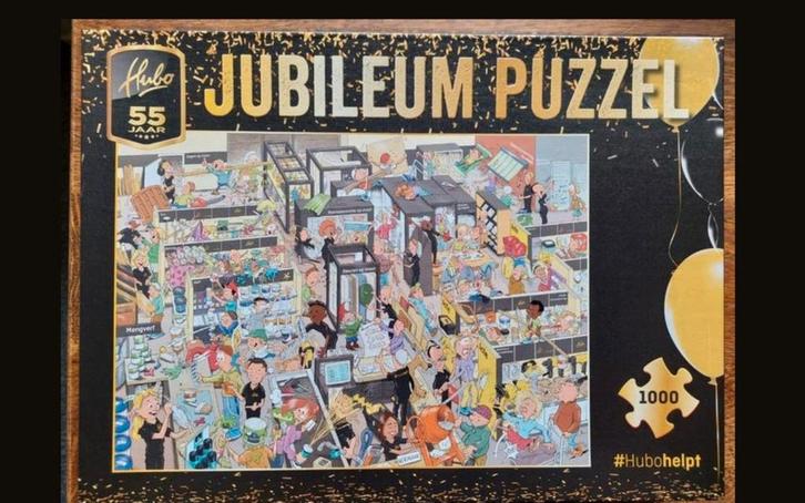 Comic Puzzel Hubo 55 jaar ( variant op Jan van Haasteren), Hobby en Vrije tijd, Denksport en Puzzels, Nieuw, Legpuzzel, 500 t/m 1500 stukjes