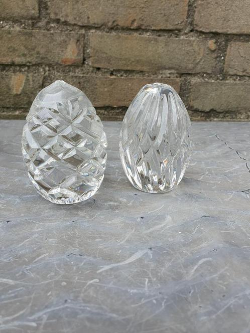 2 Stuks Kristallen Eieren Presse Papier - Goed, Antiek en Kunst, Antiek | Glas en Kristal, Ophalen of Verzenden