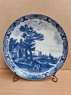 Groot Delfts blauw wandbord/ schaal met mooi tafereel, Ophalen of Verzenden