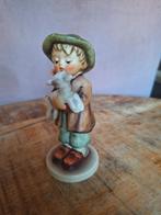 Hummel Beeldje - Jongen met Lam, Antiek en Kunst, Antiek | Porselein, Ophalen of Verzenden