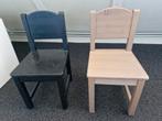 Twee houten kinderstoelen (evt met wit IKEA kinderbureau), Ophalen, Gebruikt, Twee, Eenvoudig