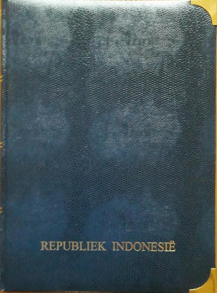 Leuchturm Blauw album 1 ong. A4 formaat.  ADV. no.62 Z., Postzegels en Munten, Postzegels | Toebehoren, Verzamelalbum, Verzenden