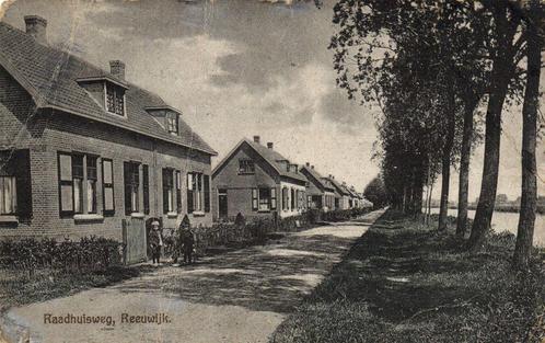 Raadhuisweg, Reeuwijk. - B-keus - ongelopen, Verzamelen, Ansichtkaarten | Nederland, Ongelopen, Ophalen of Verzenden