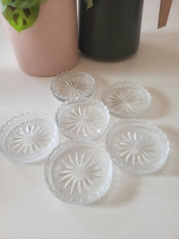 Set van 6 glazen vintage onderzetters beschikbaar voor biedingen