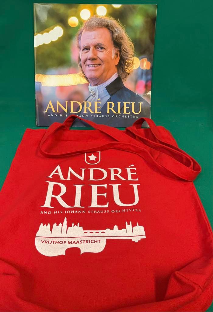 Boek en tas van andré rieu, Verzamelen, Muziek, Artiesten en Beroemdheden, Zo goed als nieuw, Boek, Tijdschrift of Artikel, Ophalen of Verzenden