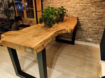 Eiken boomstam bartafel, metalen poten beschikbaar voor biedingen