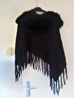 zwarte poncho met kunstbontje/maat 36/38, Kleding | Dames, Ophalen of Verzenden, Zo goed als nieuw, Maat 36 (S), Zwart