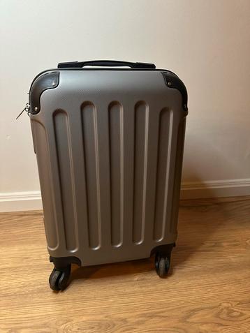 Grijze Trolley Koffer - Hard Kunststof handbagage beschikbaar voor biedingen