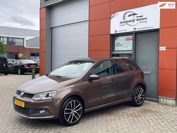 Volkswagen Polo 1.2 TSI Comfortline R-LINE 6BAK LED APK CRUI beschikbaar voor biedingen