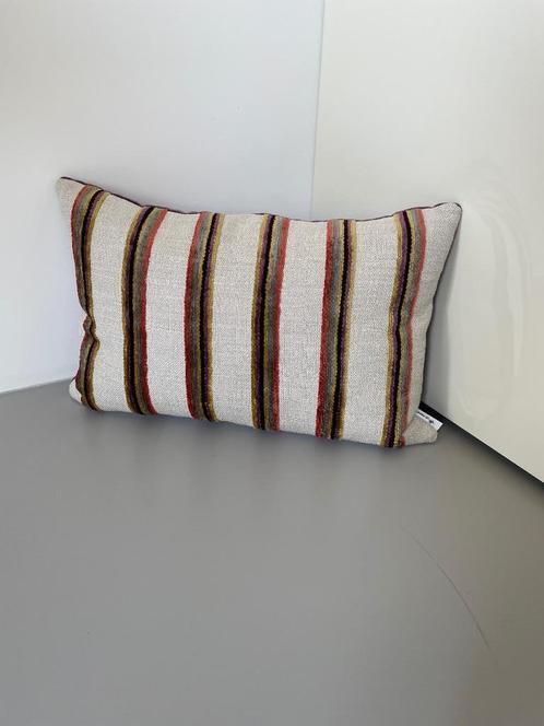 kleurrijk kussen handgemaakt velvet fluweel, Huis en Inrichting, Woonaccessoires | Kussens, Zo goed als nieuw, Paars, Vierkant