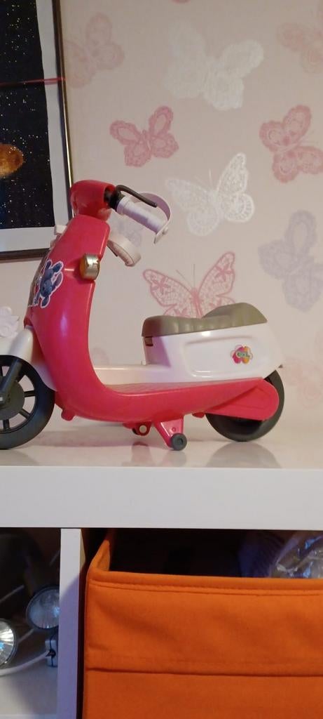 Leuke roze speelgoed scooter baby born, Fietsen en Brommers, Snorfietsen en Snorscooters, Ophalen, Gebruikt, Elektrisch, Overige merken