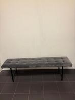 Stevig bijzet bankje 160 cm breed is stof en metalen poten., Ophalen, Minder dan 75 cm, Tweepersoons, Zo goed als nieuw