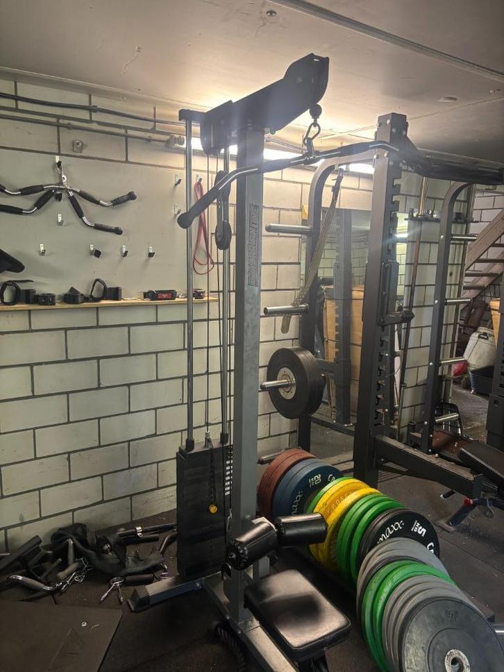 barbarian line lat pulldown, Sport en Fitness, Fitnessmaterialen, Zo goed als nieuw, Overige typen, Ophalen