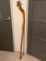 Wandelstok houten 1992 met ingegraven dieren, Diversen, Wandelstokken, Ophalen of Verzenden, Zo goed als nieuw