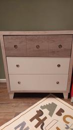 Babykamer: commode met bladvergroter, kast, ledikant,, Kinderen en Baby's, Kinderkamer | Complete kinderkamers, Ophalen, Gebruikt