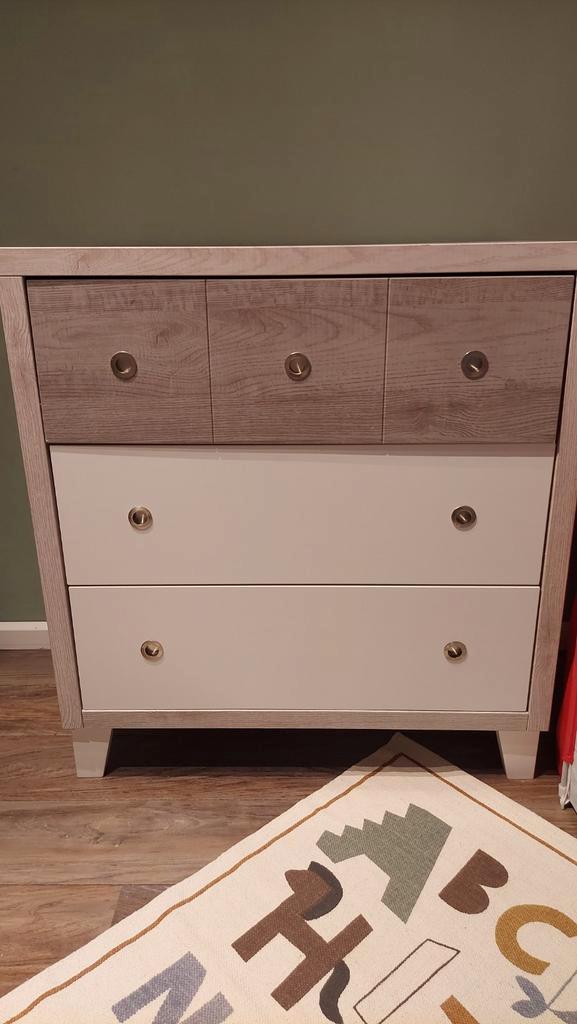 Babykamer: commode met bladvergroter, kast, ledikant,, Kinderen en Baby's, Kinderkamer | Complete kinderkamers, Gebruikt, Jongetje of Meisje
