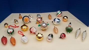 Antieke en retro kerstballen beschikbaar voor biedingen