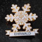 Speldje Sneeuwvlok Ehrwald Oostenrijk, Verzamelen, Speldjes, Pins en Buttons, Ophalen of Verzenden