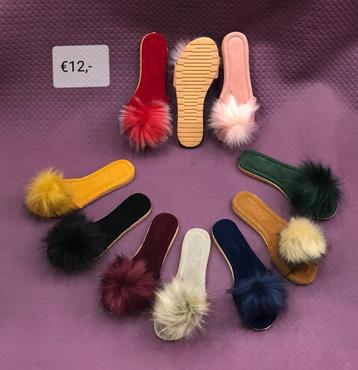 Slippers voor de zomer beschikbaar voor biedingen