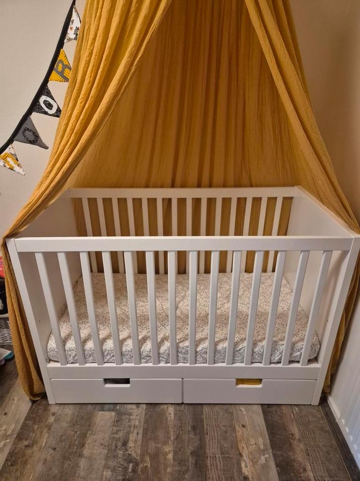 Ledikant/Doorgroeibed met matras, Kinderen en Baby's, Babywiegjes en Ledikanten, Zo goed als nieuw, Ledikant, Ophalen