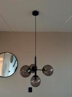 Mooie moderne hanglamp met 4 bollen, Huis en Inrichting, Lampen | Hanglampen, Ophalen, Zo goed als nieuw, Glas, 75 cm of meer