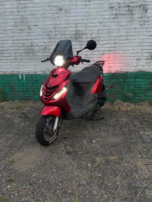Piaggio zip 80cc, Fietsen en Brommers, Scooters | Piaggio, Gebruikt, Zip, Maximaal 45 km/u, Benzine, Ophalen of Verzenden