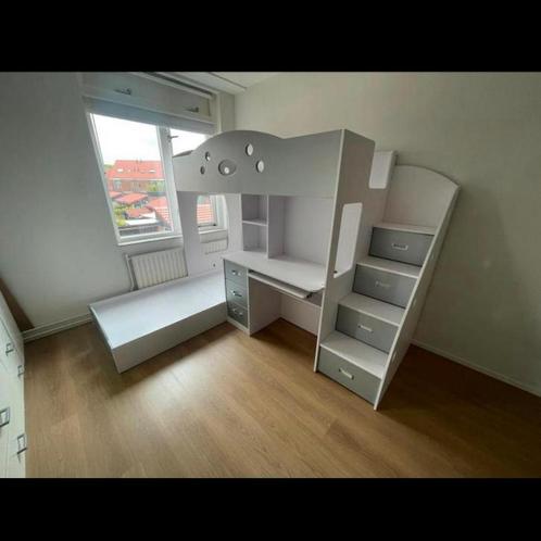Kinder stapelbed inclusief bureau, Kinderen en Baby's, Kinderkamer | Stapelbedden en Hoogslapers, Zo goed als nieuw, Stapelbed