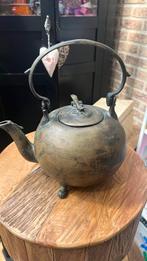 Antieke theepot, ik denk in Brons (?), Antiek en Kunst, Ophalen of Verzenden