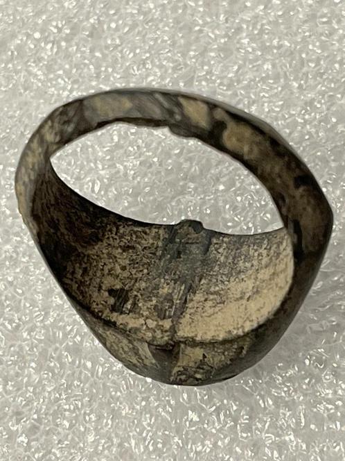 bodemvondst bronzen ring Middeleeuwen, Antiek en Kunst, Antiek | Koper en Brons, Brons, Verzenden