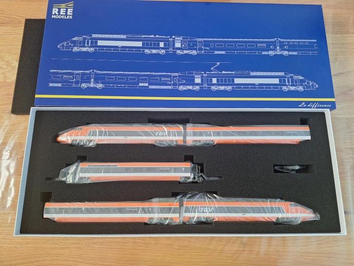 REE modeles SNCF TGV, Hobby en Vrije tijd, Modeltreinen | H0, Zo goed als nieuw, Locomotief, Gelijkstroom, Ophalen