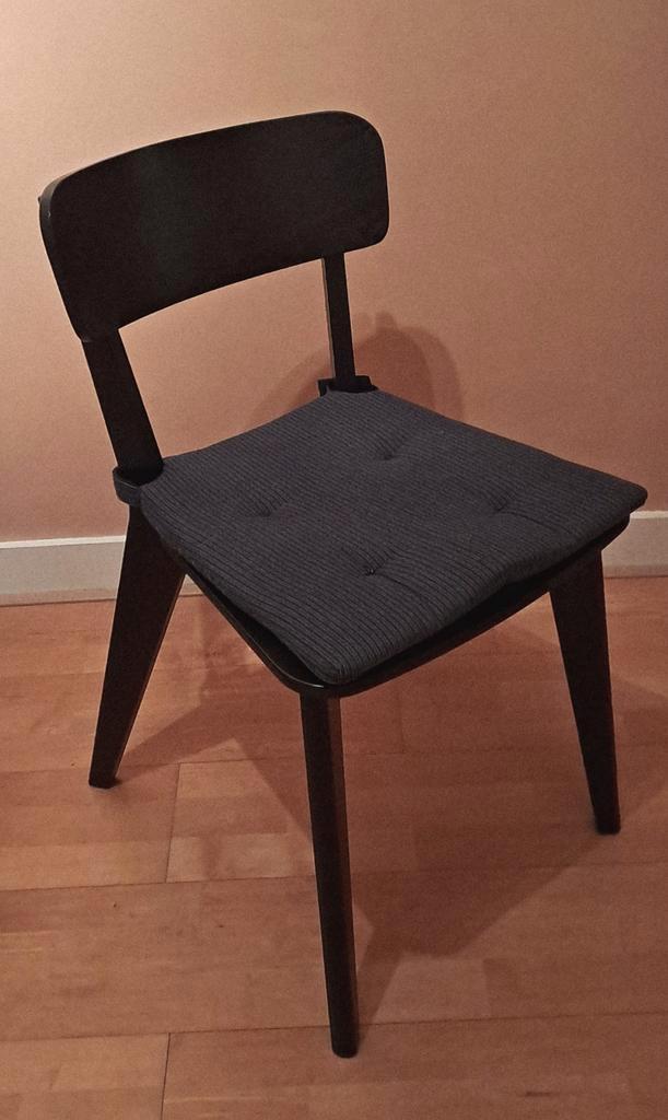 6x IKEA Lisabo eetkamerstoelen + kussens, Huis en Inrichting, Stoelen, Zo goed als nieuw, Vijf, Zes of meer stoelen, Hout, Zwart