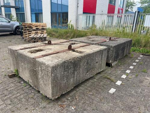 Betonnen ballastblokken gewicht 6,72T (afm 2mx2mx0,7m), Hobby en Vrije tijd, Feestartikelen | Verhuur, Gebruikt, Overige, Ophalen