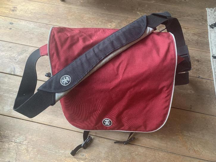 Crumpler cameratas rood, Audio, Tv en Foto, Fotografie | Fototassen, Gebruikt, Schoudertas, Crumpler, Ophalen of Verzenden
