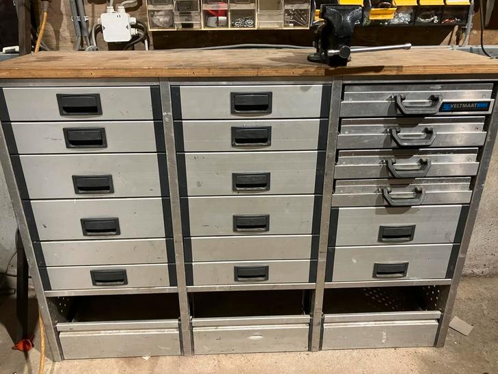 Aluca Businrichting met Werkblad en Bankschroef, Diversen, Overige Diversen, Gebruikt, Ophalen