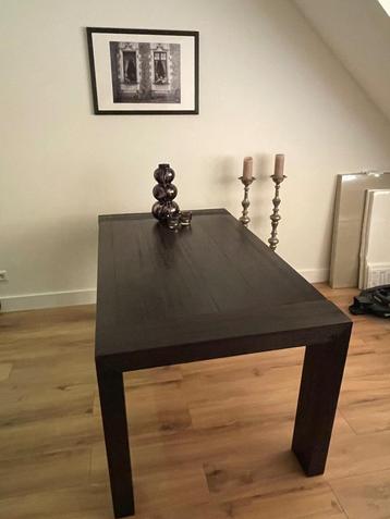 Mooie houten eettafel 160 x 90 beschikbaar voor biedingen