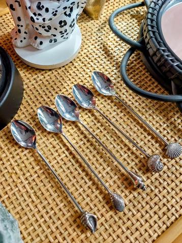 Vintage Verzilverde Schelpen Lepeltjes  beschikbaar voor biedingen