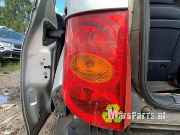 Achterlicht links van een Peugeot 1007 beschikbaar voor biedingen