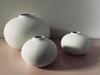 set urban culture amsterdam organische vaasjes mat wit., Huis en Inrichting, Woonaccessoires | Vazen, Wit, Aardewerk of Porselein