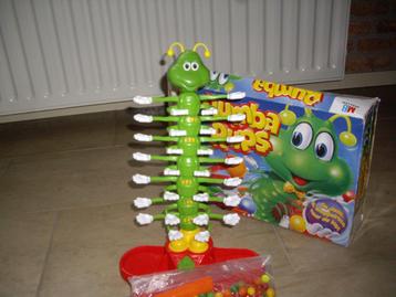 leuk spel rups beschikbaar voor biedingen