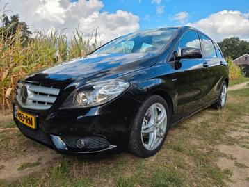Mercedes-Benz B-Klasse B180 5DRS Blue EFF 2012 Zwart beschikbaar voor biedingen