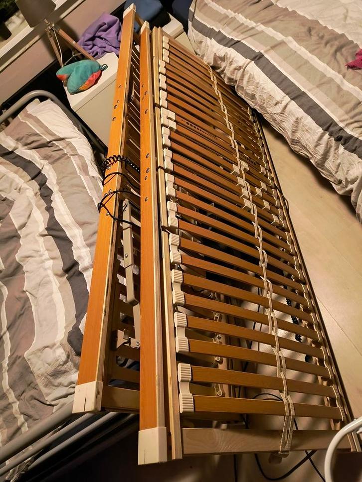 2 Elektrische Lattenbodems 80*200, Huis en Inrichting, Slaapkamer | Matrassen en Bedbodems, Zo goed als nieuw, 80 cm, Eenpersoons