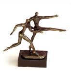 Bronzen beeld Ger van Tankeren 'Een Voorsprong Hebben', Antiek en Kunst, Kunst | Beelden en Houtsnijwerken, Ophalen of Verzenden