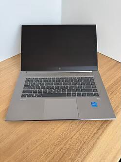 HP ZBook Studio 15.6 G8 32GB 1TB i7-11850H 314G0EA, Computers en Software, Laptophoezen, Zo goed als nieuw, 15 inch, Ophalen of Verzenden