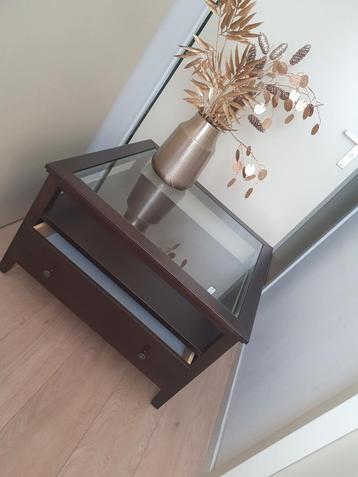 Salontafel beschikbaar voor biedingen