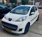 Peugeot 107 1.0 12V 5DR 2010 Wit, Auto's, Voorwielaandrijving, Stof, Origineel Nederlands, Handgeschakeld
