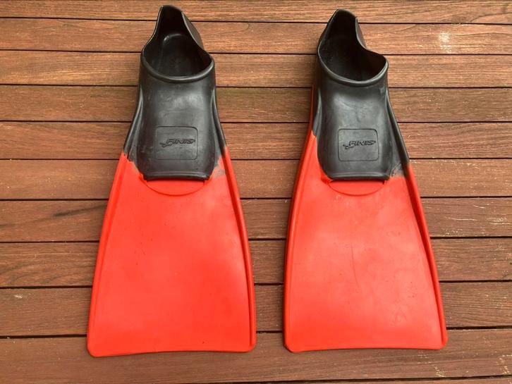 Finis Floating vins zwemvliezen Maat 42 - 44, Watersport en Boten, Snorkelen, Zo goed als nieuw, Snorkelvinnen, Ophalen of Verzenden