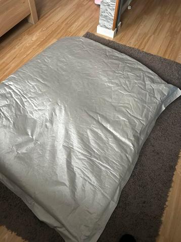 Mooie grote zitzak kleur grijs beschikbaar voor biedingen