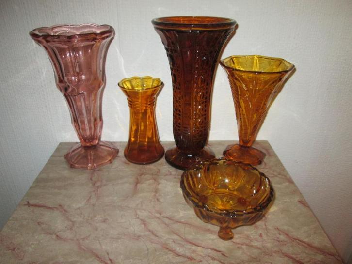 19 stuks amber art deco glas vaas schaal persglas dekseldoos, Antiek en Kunst, Antiek | Glas en Kristal, Ophalen